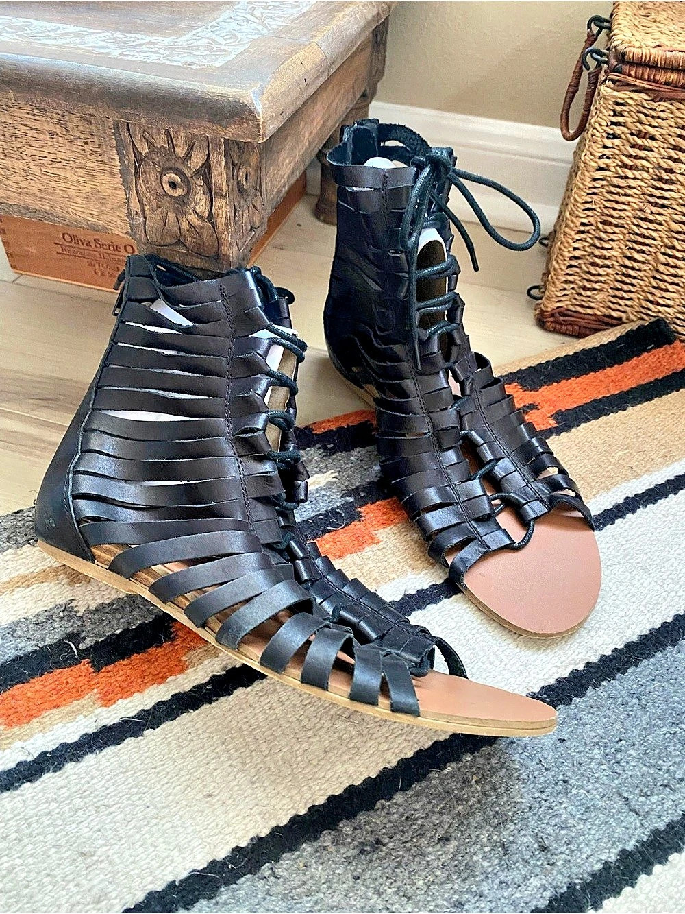 Black Leather Lace Up Gladiator Sandals Women’s Size 07